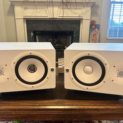 YAMAHA HS8 8-Inch Powered Studio Monitor (White, 2-Pack) Bundle (2 Items) 