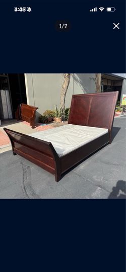 Bassett furniture Queen Size Wooden Bed Frame with Mattress and Box Spring Very Good Condition