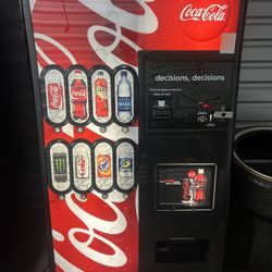 VENDING MACHINE - ROYAL 660