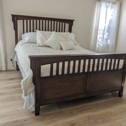 Queen Size Adjustable Bed And Frame (No mattress)