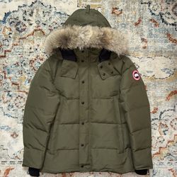 Wyndham parka men’s Green size L/XL