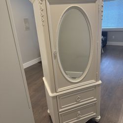 Perfect Condition Armoire! 