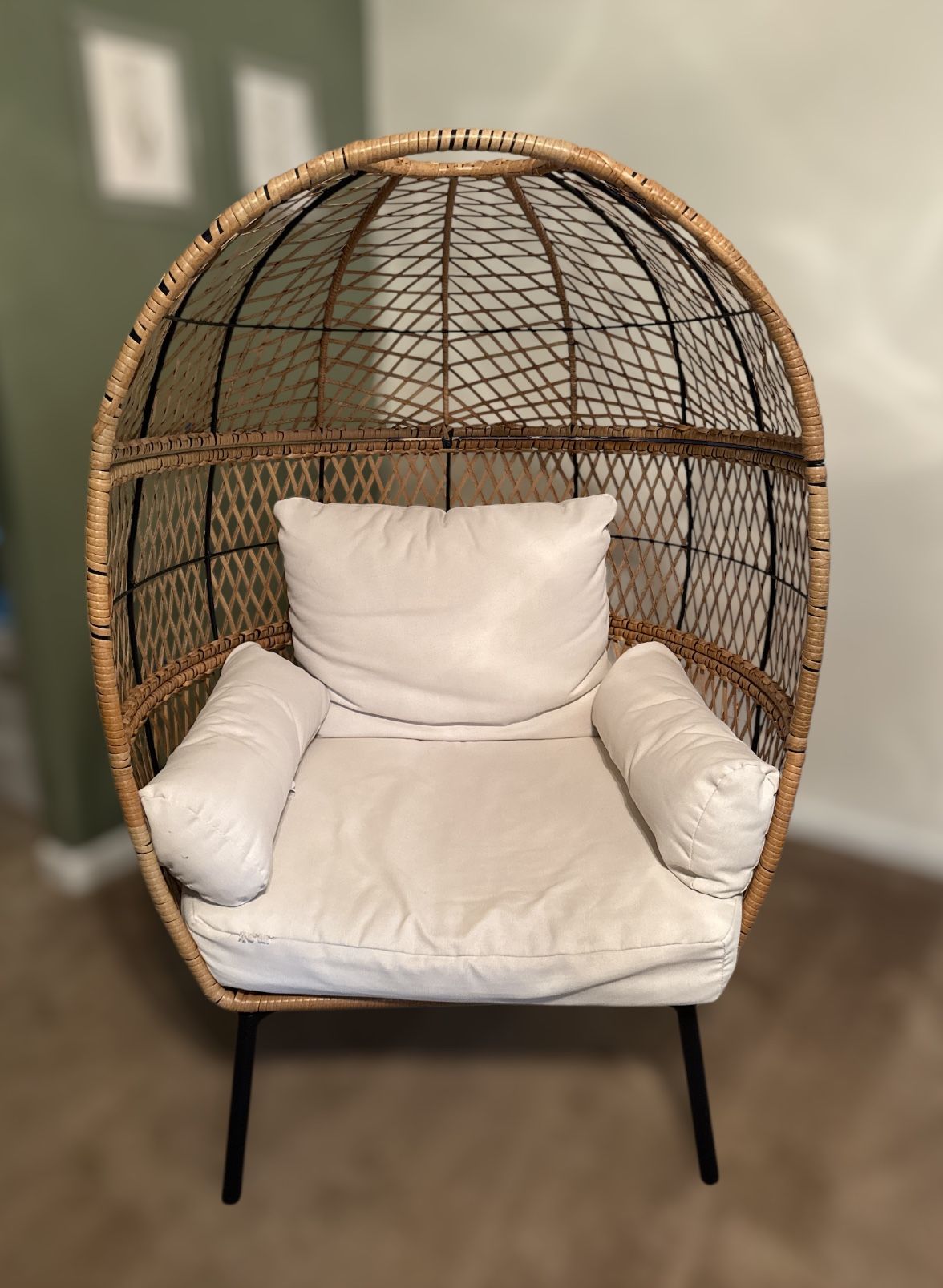 Egg chair