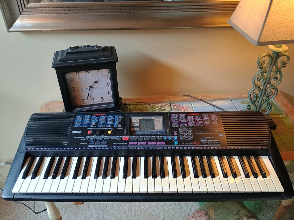 Yamaha PSR-220 Electric Keyboard