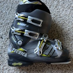 Women’s Ski Boots Size 26-26,5