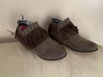 Girls boots (New!)