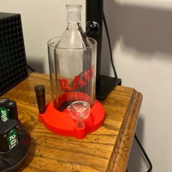RAW Gravity Vase
