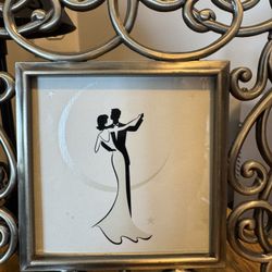 Gorgeous Metal Swirly Frame With Bride & Groom Image Perfect For Wedding Display Or Gift 