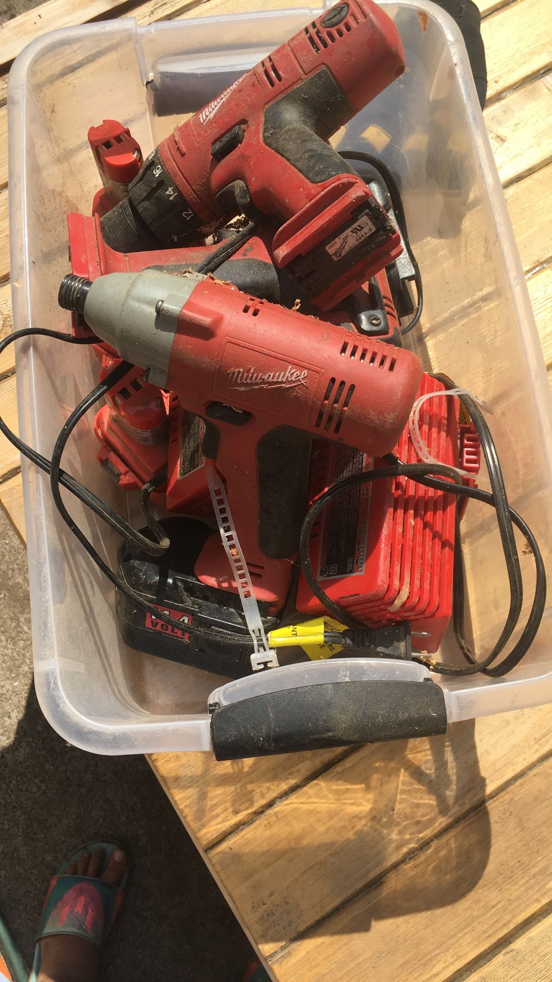 Milwaukee Drills Chargers And Batteries 