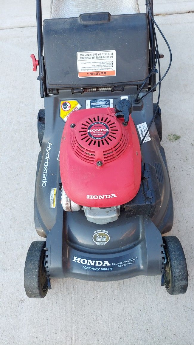 Honda Harmony HRB216 Dual Blades Self Propelled Lawn mower