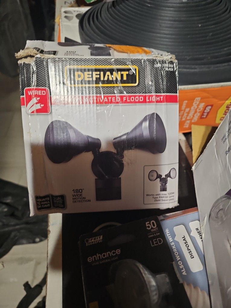 Defiant Motion Detector Flood Light