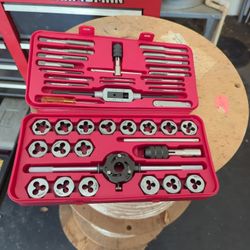 INESCO TAP & DIE SET