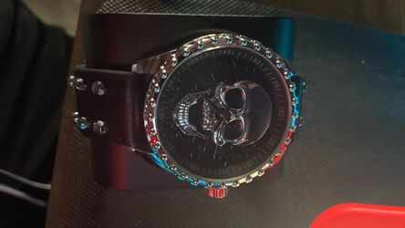 Skull watch