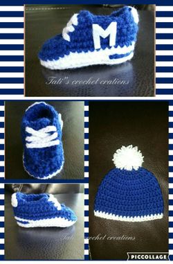 Crochet shoes and beanie