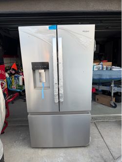 Whirlpool 23 cu ft brand new fridge