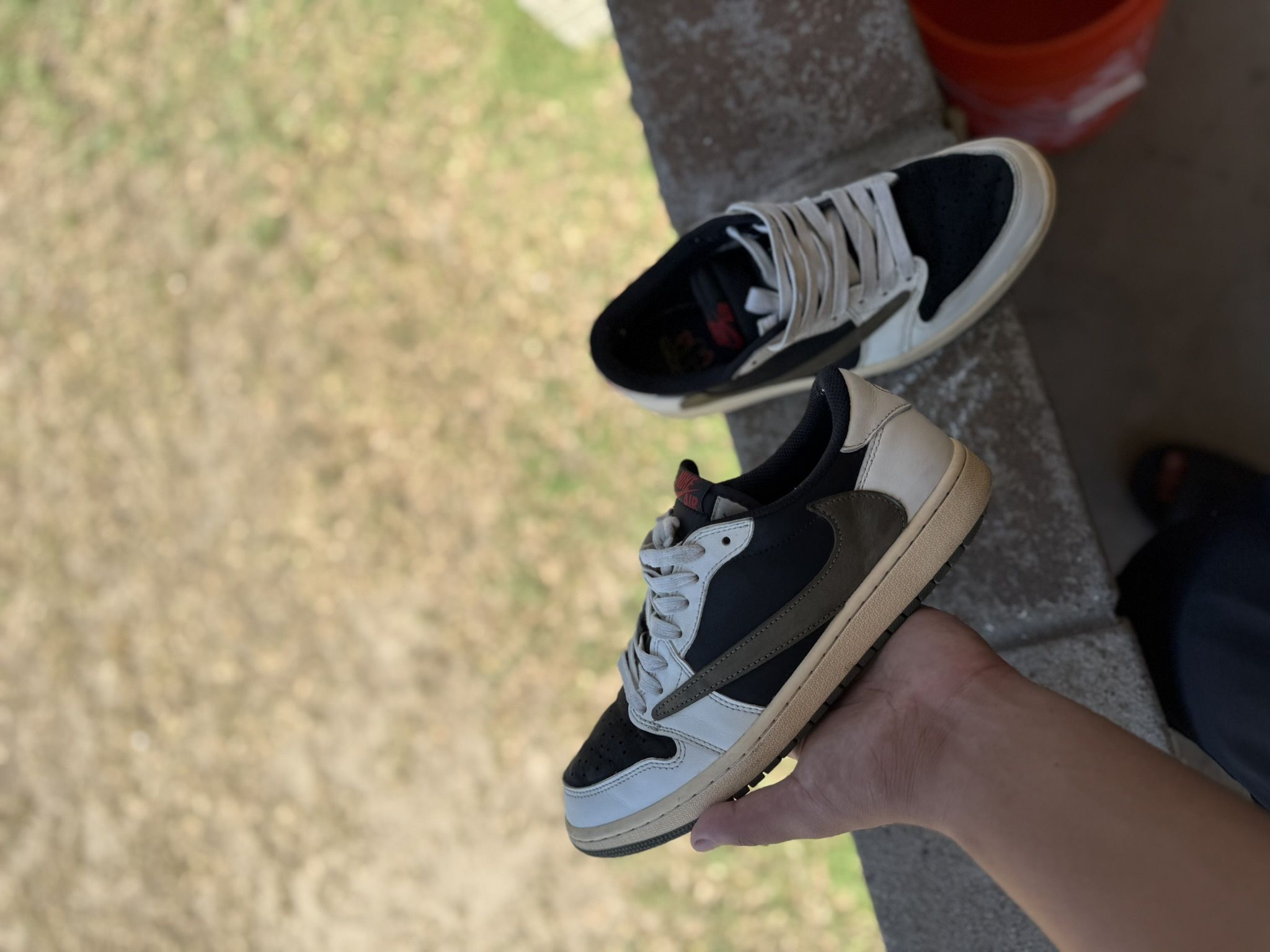 Jordan 1 Travis Scott low Olive