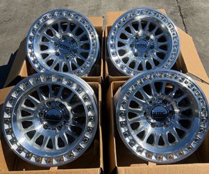 Brand new 18 inch Kmc 552 rims 6x139.7