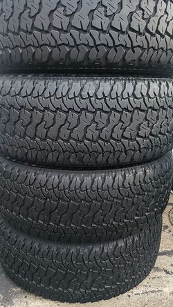 Four matching heavy-duty kumho tires for sale LT285/65/18