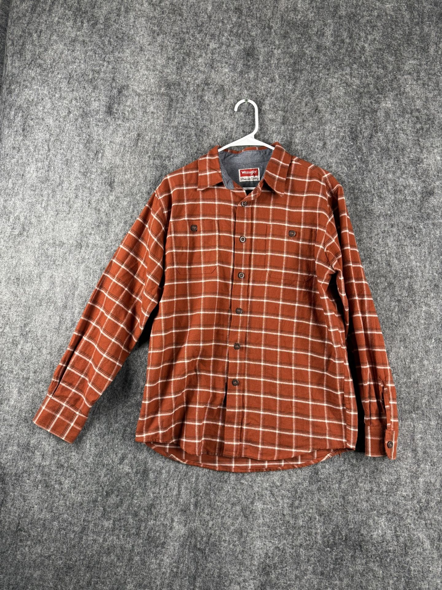 Wrangler Men’s Flannel Shirt Size M Brown Plaid Long Sleeve 100% Cotton