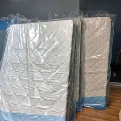 Mattress STILL IN PACKAGE 39 Down