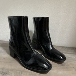 Women’s Boots - Size 9