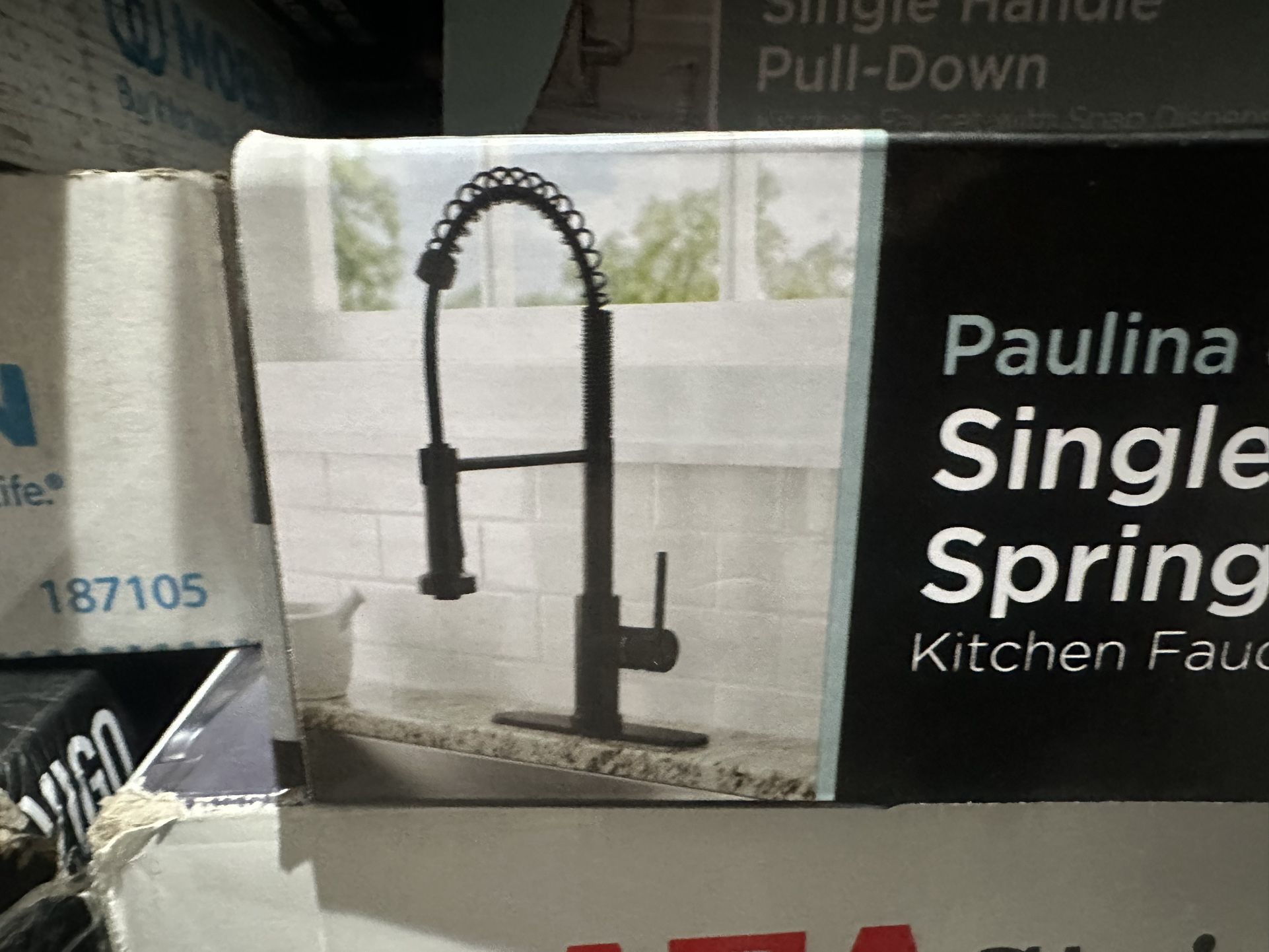 Glacier Bay Pull-down Kitchen Faucet in Black