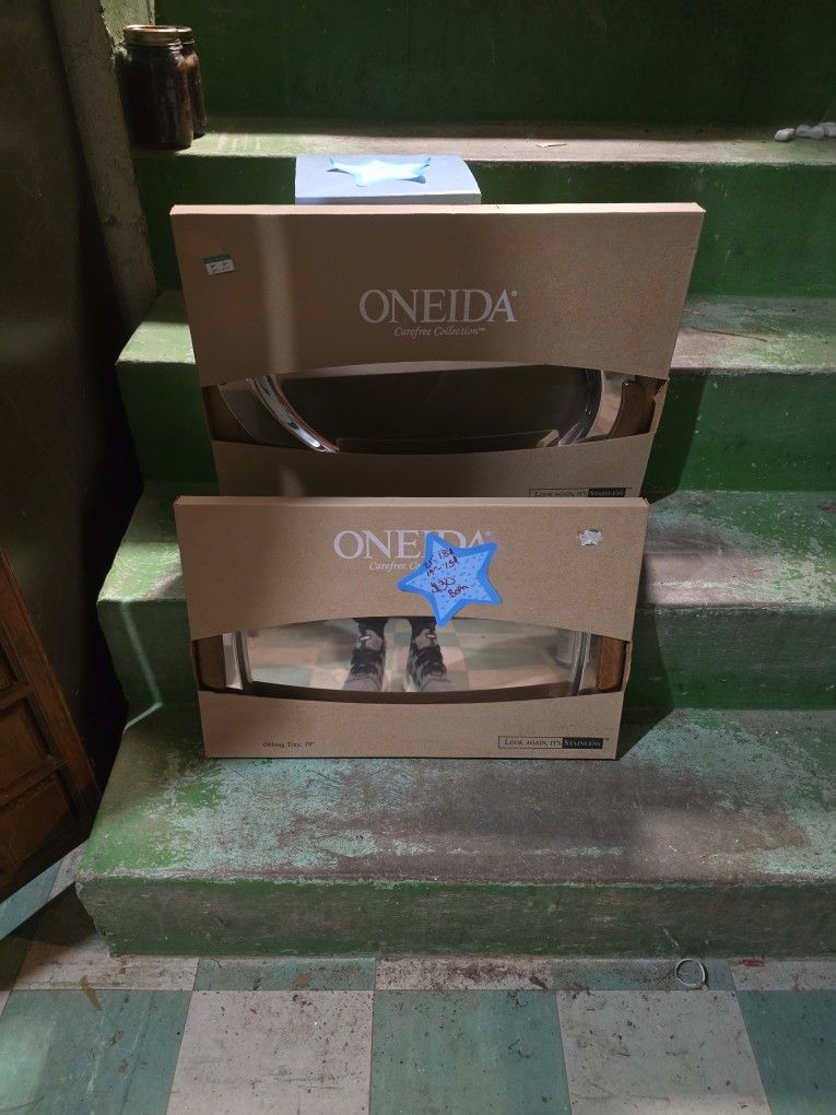Oneida Trays