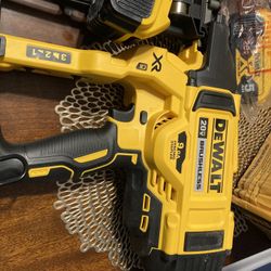 DEWALT FENCING STAPLER 