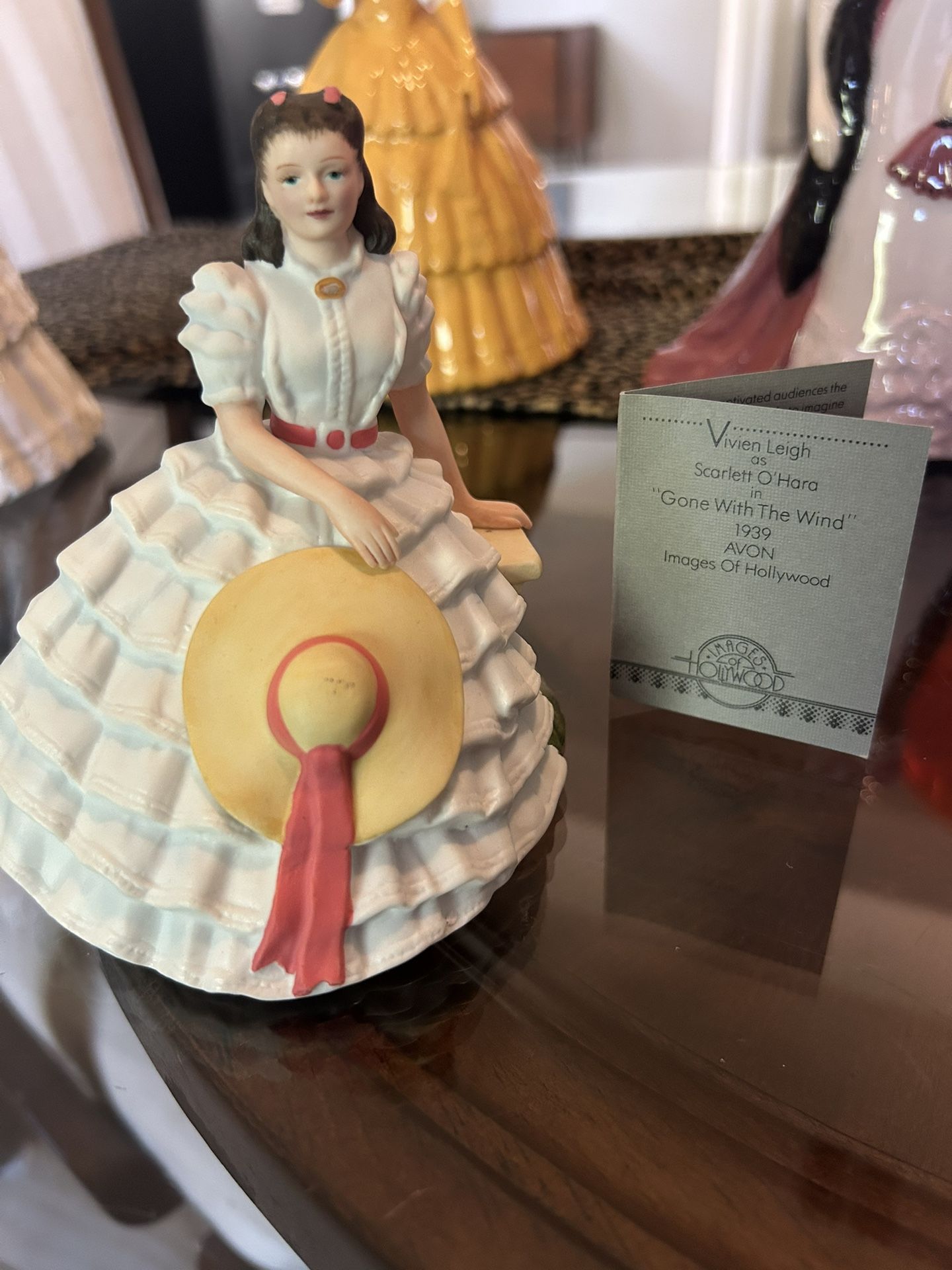 Avon Porcelain Scarlett’s O’Hara Gone With The Wind Figurine
