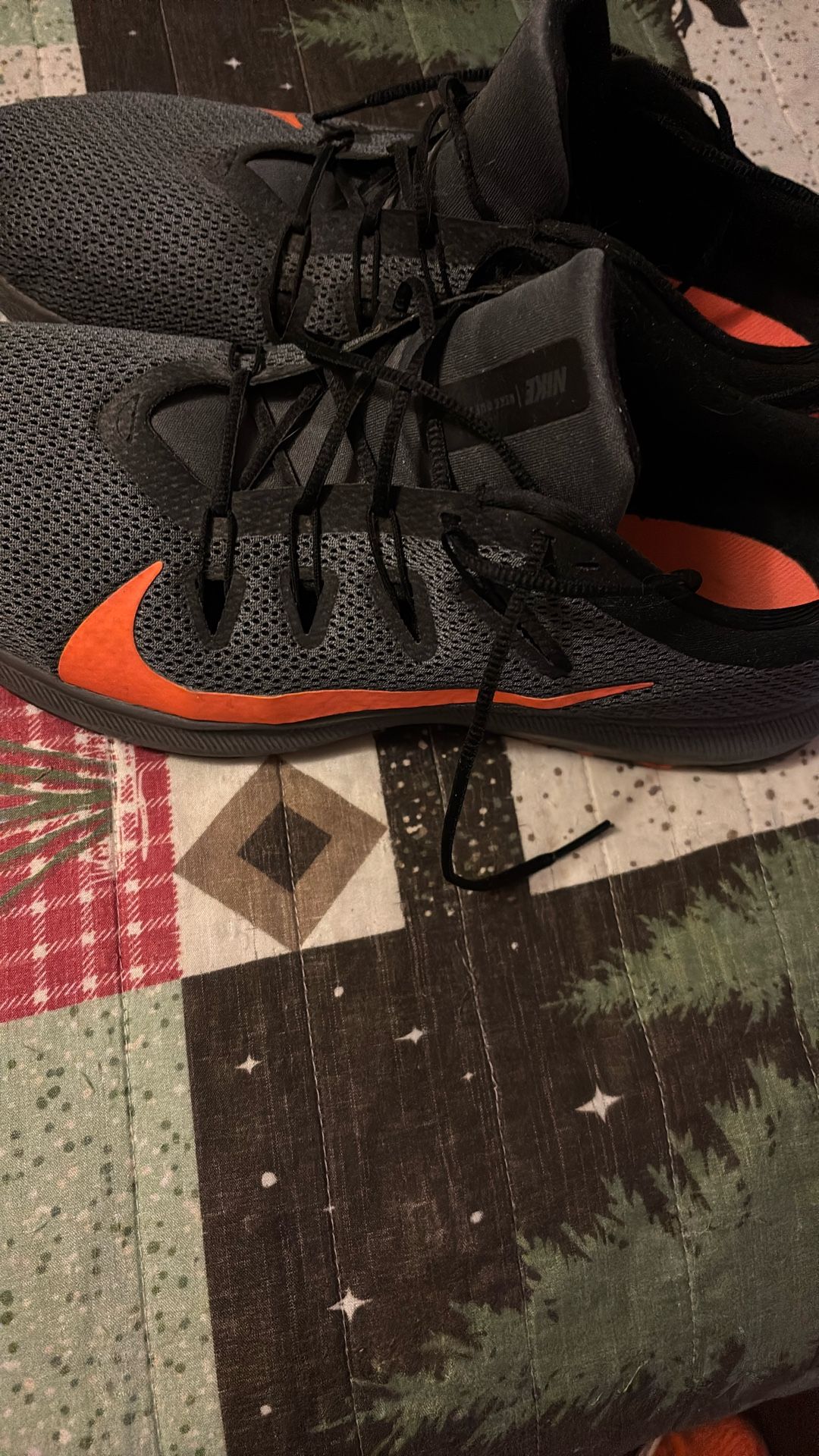 New Nike tennis Shoes/ Mens Size 13