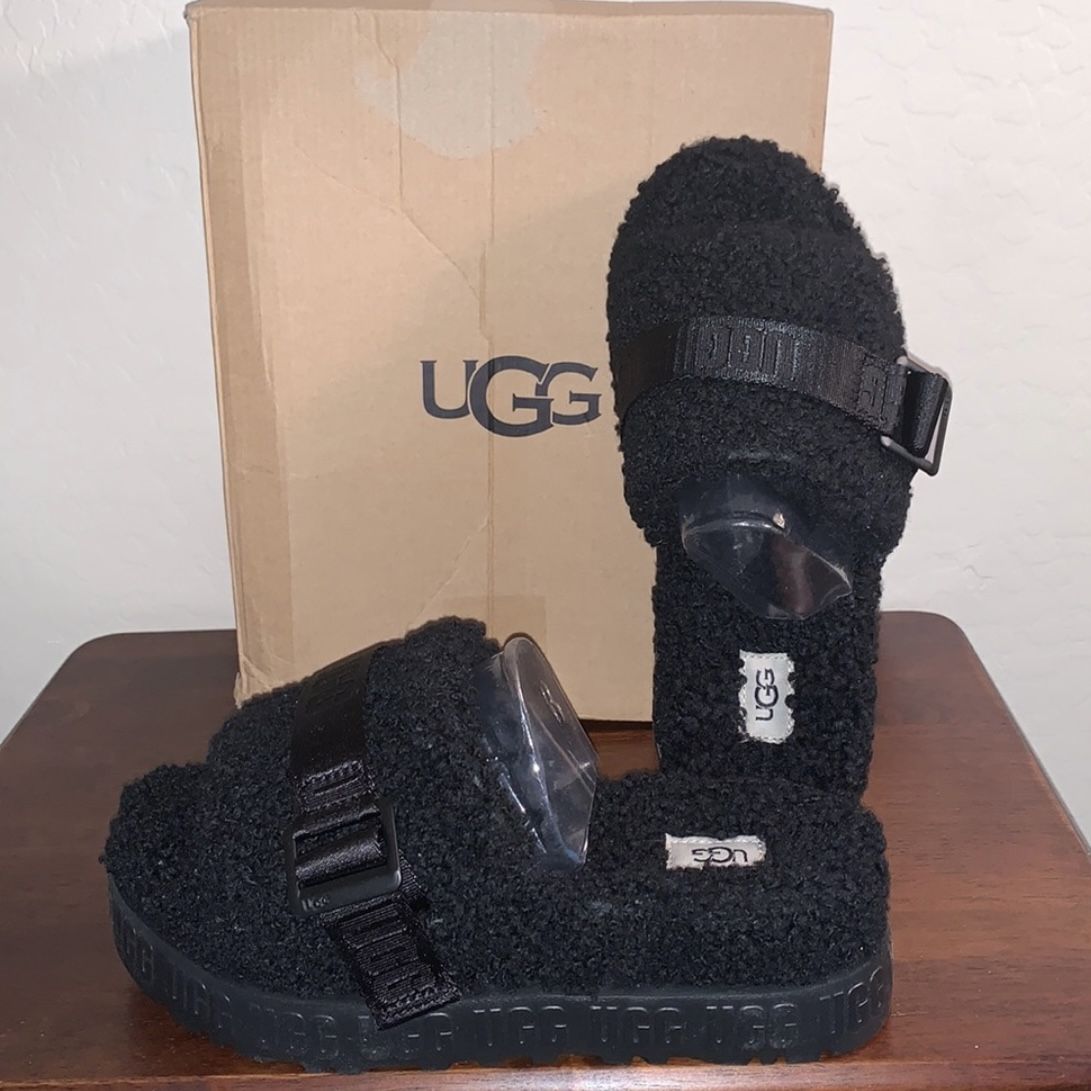 UGG BRAND NEW IN BOX SIZE 8 FLUFFITA JET BLACK SLIDES