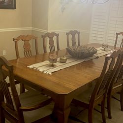 Kincaid Dining Room Table & 8 Chairs 