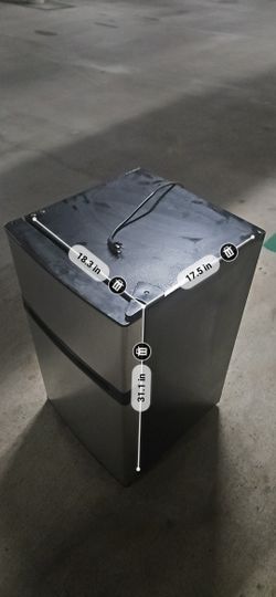 Insignia 3.0 Cu Ft Mini Fridge w/ Freezer – Stainless Steel