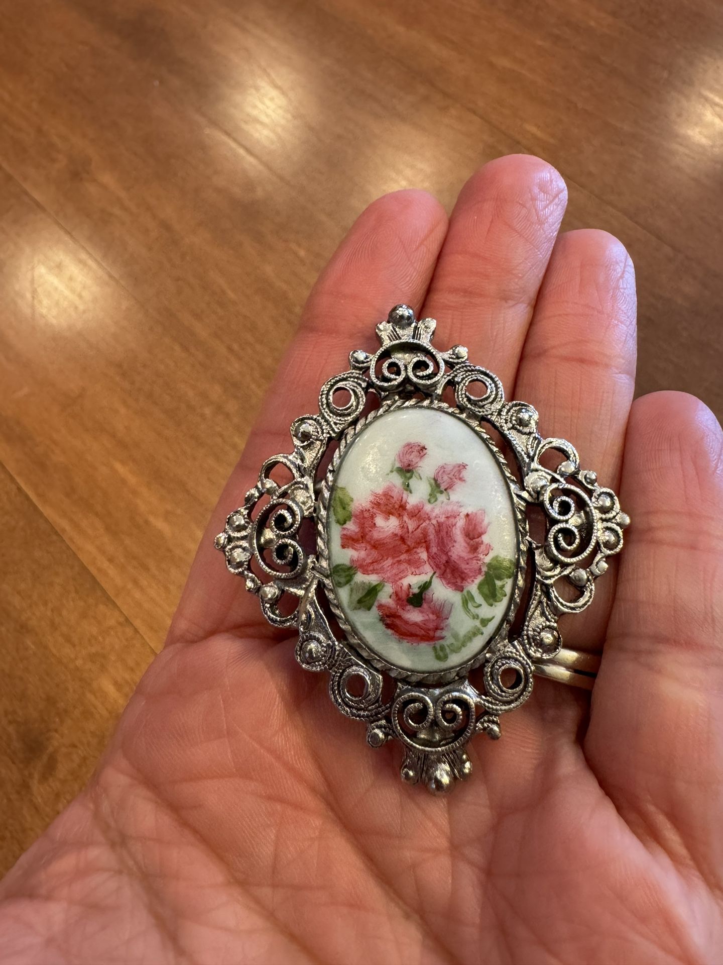 Woman’s Vintage Floral Brooch, Shipping Available