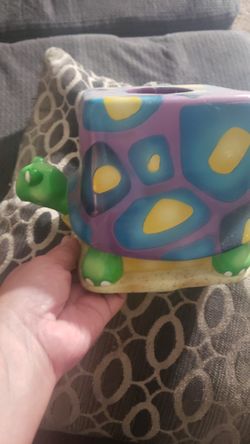 Tissue box