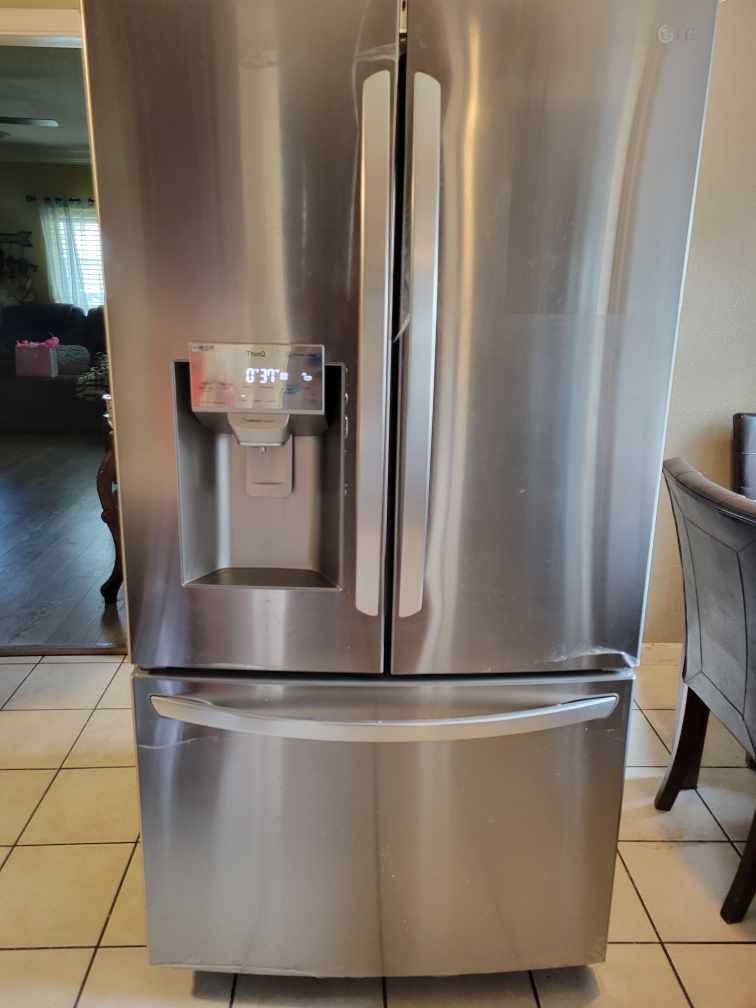 Refrigerator (Read DESCRIPTION)