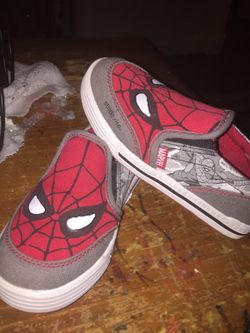 Boys shoes
