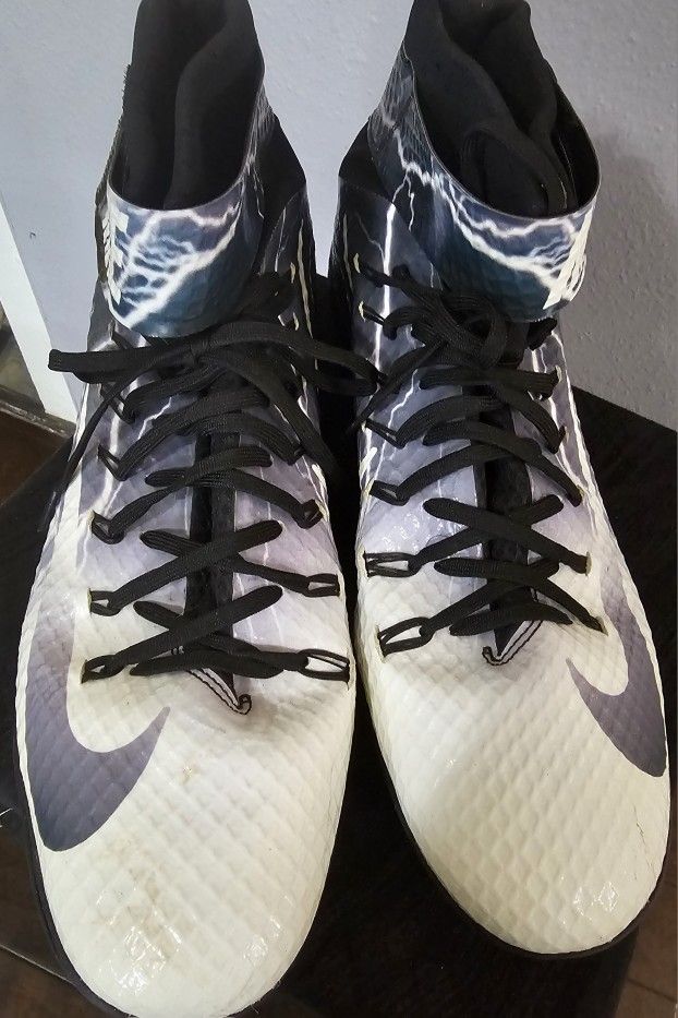 Nike Footbal Cleats Size 15