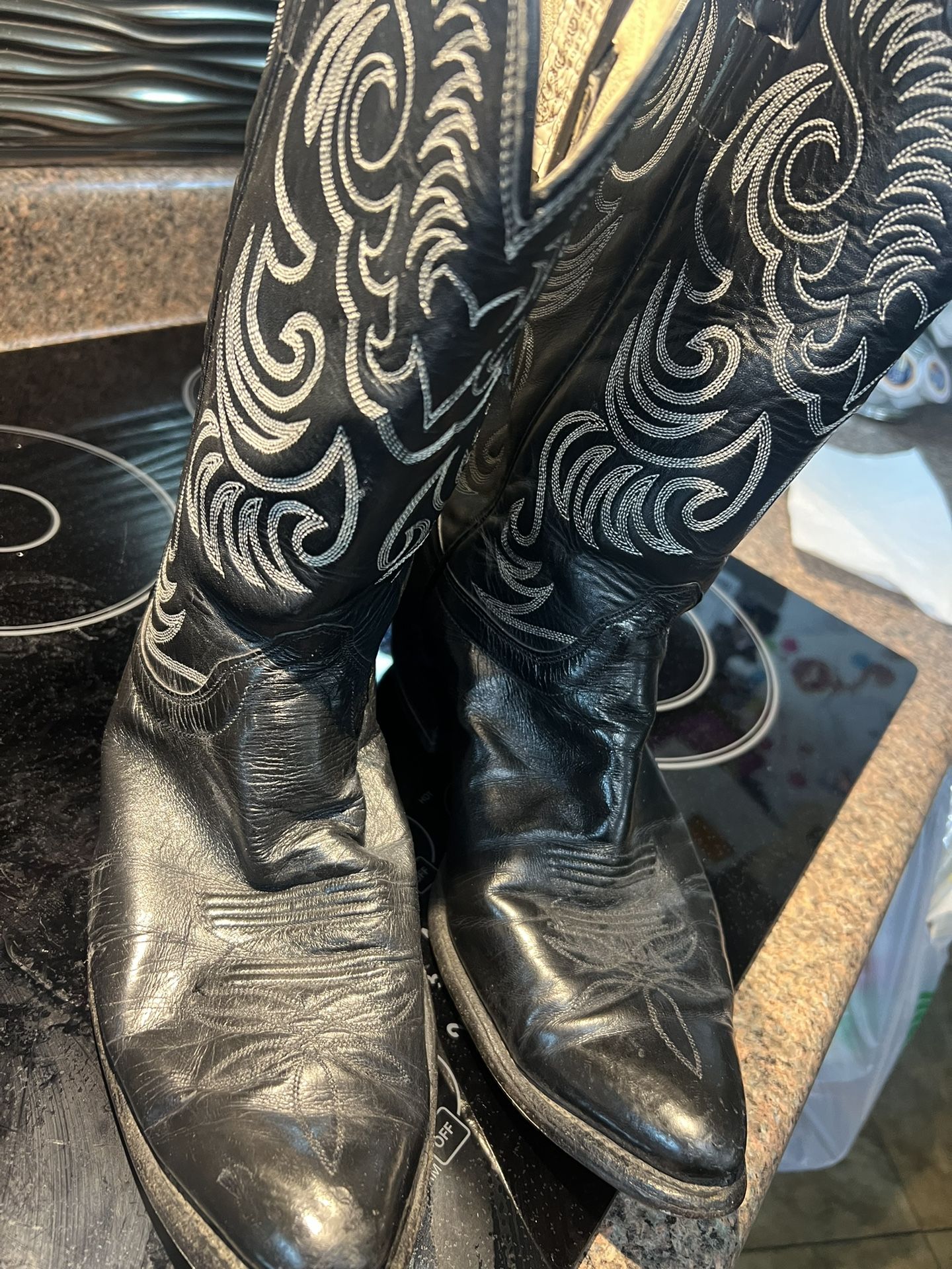 Western boots, size 11 1/2 , C width. Still in great shape. Check out the heels from the photo . $89