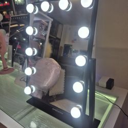 💝 Hollywood Tri-Tone XL Makeup Mirror, New In The Box.