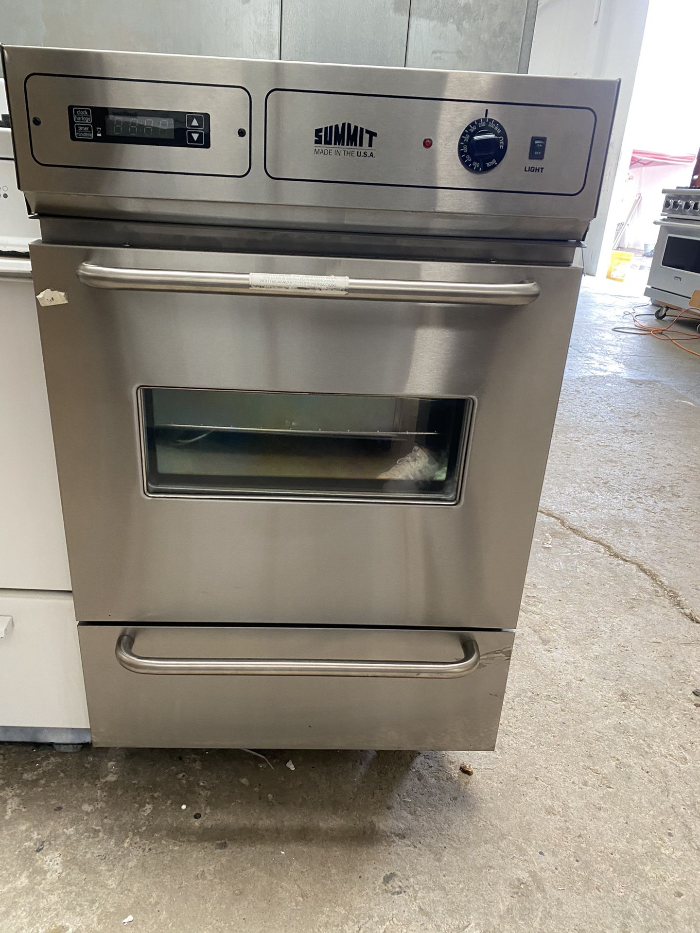 24 INCH BUILT IN GAS OVEN 