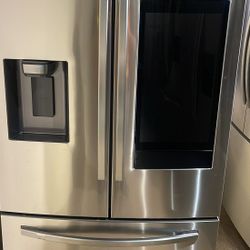 SAMSUNG RF27TSR Hub 26.5-cu ft Refrigerator