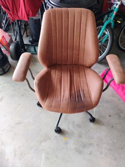 Office chair $10 cash