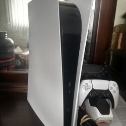 Playstation 5 (DISC VERSION WITH 2 Controllers And Charging Dock. 