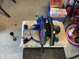 10 in. Benchtop Compound Miter Saw MINT WORKING excellent condition hardly used extra long cord no rust