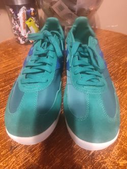 No Boundaries Sneakers 
