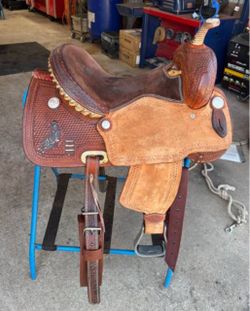 #UB6 USED BARREL RACING SADDLE 15 INCH SEAT MADE BY S RS SADDLERY