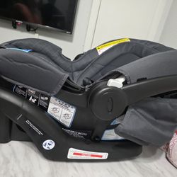 Car Seat With Base/Asiento de coche con base