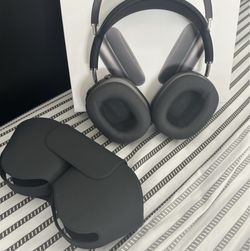 Apple Maxes Black