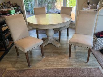 Grace Dining Set w/4 Bontrager Linen Chairs